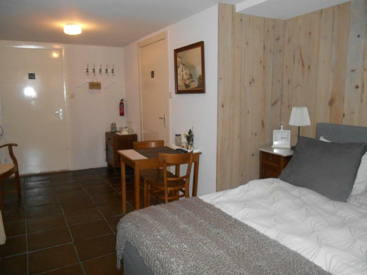 Anneke'S Bed En Botterhammeke Apartment Woensdrecht Екстериор снимка